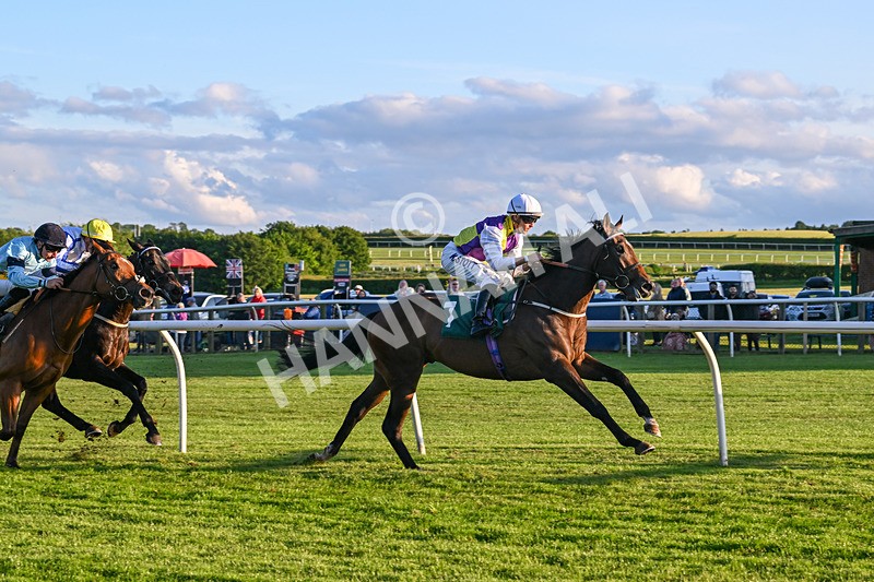 300525-Race 5-Wicket Keeper-7861 - Race 5