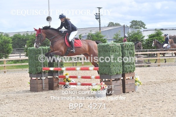 BPP_4271 - CLASS 12 SUN Senior British Novice/ 90cm Open