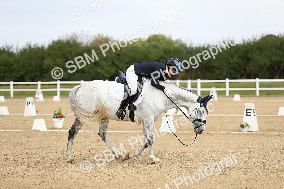SBM_016420 - Class 13 - Novice 23 - 11.25-12.35
