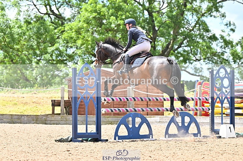 240608A-124441-02369 - Cls 4 Snr Newcomers and 1.10m Open