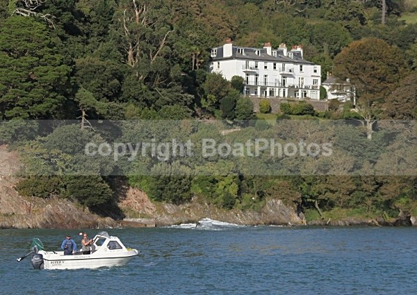 090917 KINGSWEAR IMG_7352 - Waterside Property