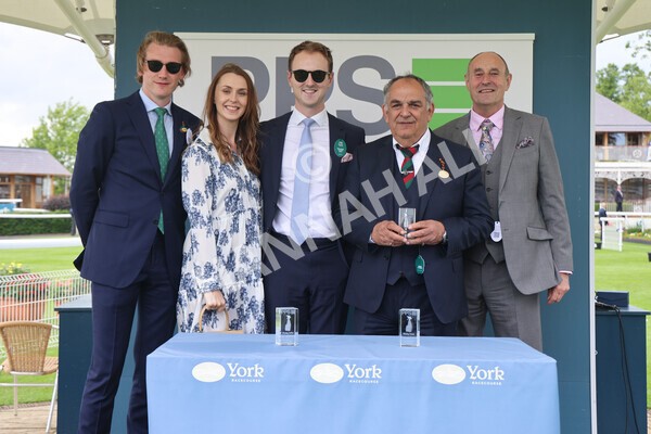 yr11062022r8-62 - Race 8 5.25pm Clean up with PPS Stakes