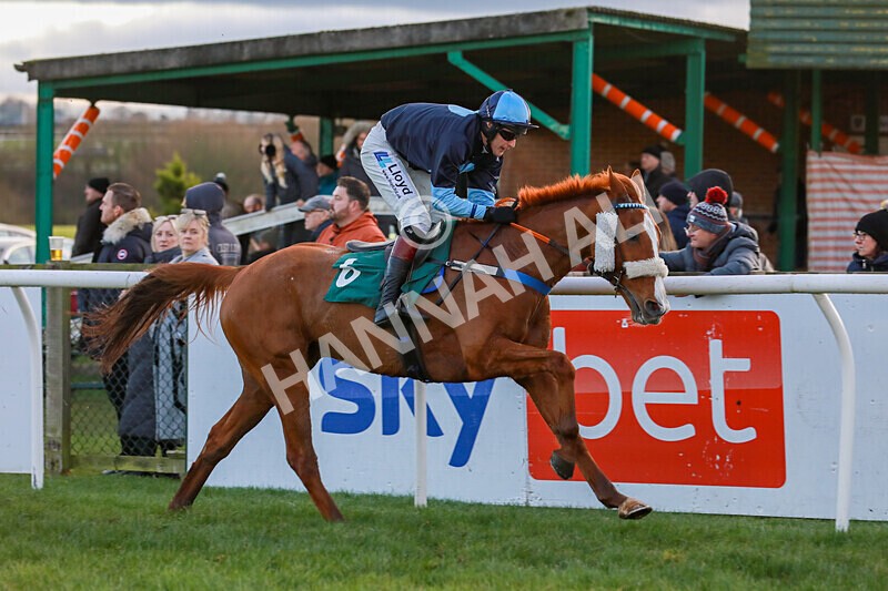 281224-Race 5-Poetry Man-1694 - Race 5