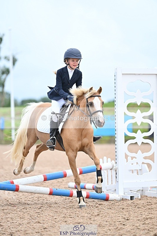 240813-152418-00059 - Clear round & 60cm