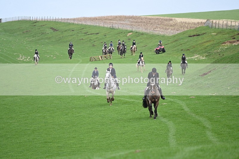 WJ6_9225 - Line Three