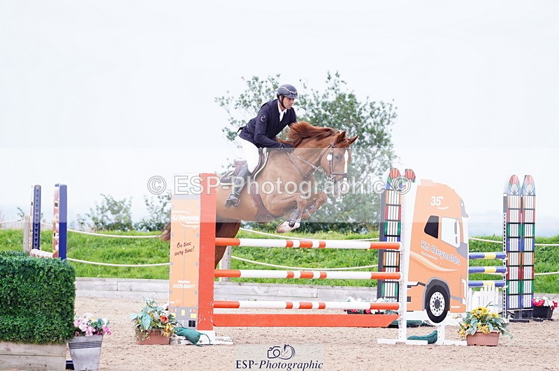 240803A-111402-07383 - Cls 29 Snr Foxhunter