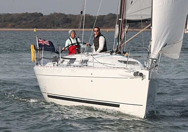 091018 WHITE KNIGHT GBR8470R IMG_3867 - Sailboats - monohull