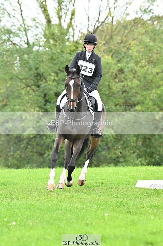 241024-120921-02638 - 323-Nicky.Blastland-FOUNDATIONS.HUSTLER