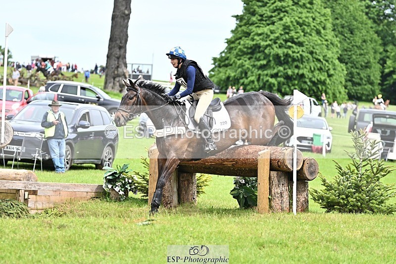240525-152919-16314 - 220-BALLINAMURRA_FLARE_STAR-Mary_Mason