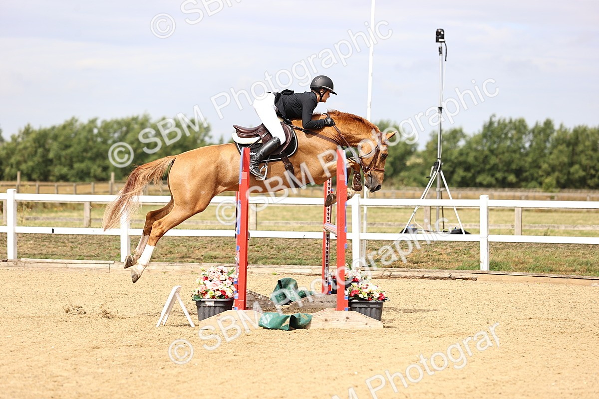 SBM_009526 - Class 8 - Senior Newcomers - 1.10  Open