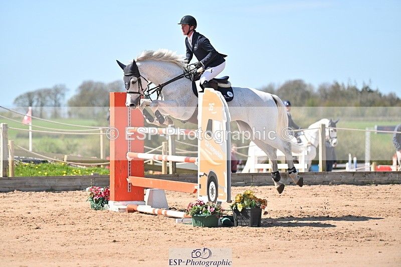 240420A-141912-11699 - Cls 7, 2 Star Medium Tour 1.35m