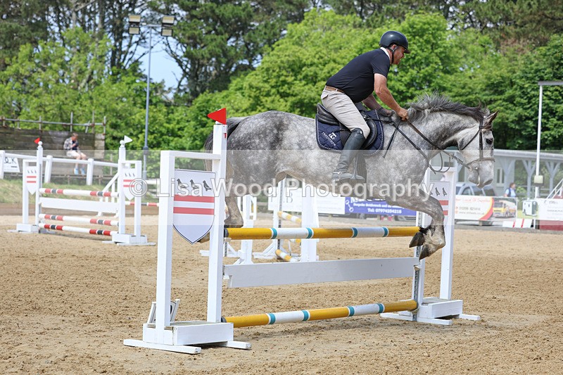 3E7A0452 - Class 10: Senior 95cm open