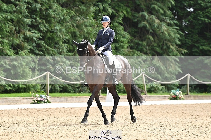 240811-141448-06307 - 115-Lucy.Amy-Millenium.Falcon