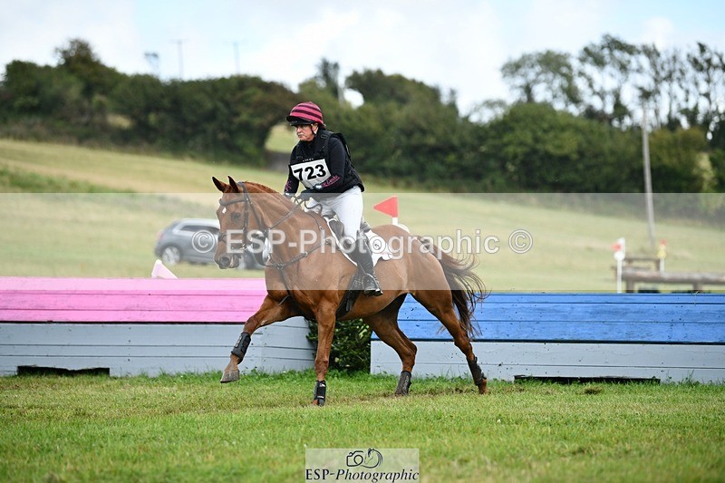 250831-154243-11798 - O-723-Lizzie.Luxton