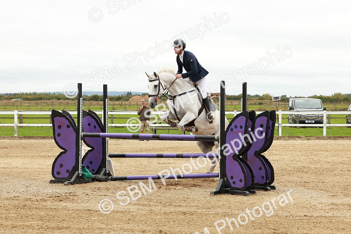 1I0A7670 - Class 4 - Senior Newcomers 1.10m