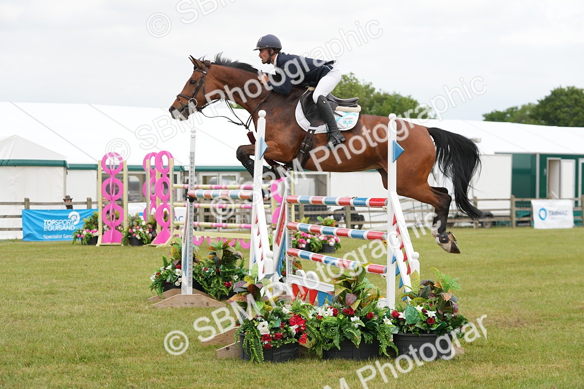 SBM_06592 - Class 202 - National 1.40m Open