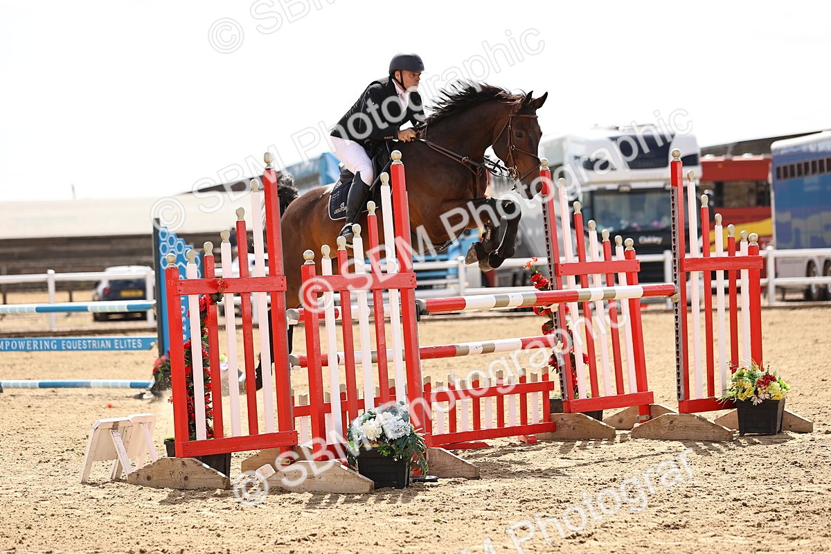 SBM_009643 - Class 8 - Senior Newcomers - 1.10  Open