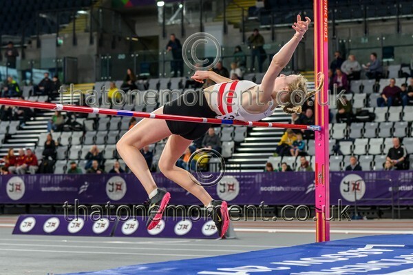 AgeInd25SUN-913234 - Field Female