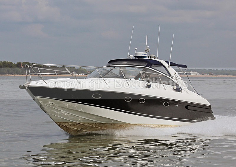 140504 BLUE BEAR PRINCESS V42 WT7A0623 - Motorboats - Open