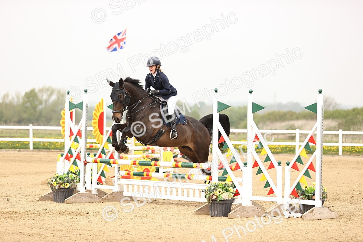  - Class 15 - Senior British novice - 90cm