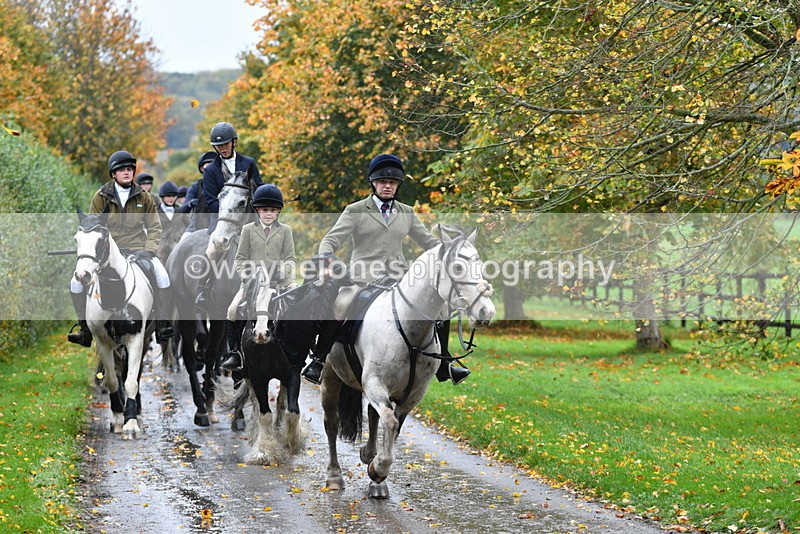 WJ5_6288 - B&B walk back for Hunt Tea !
