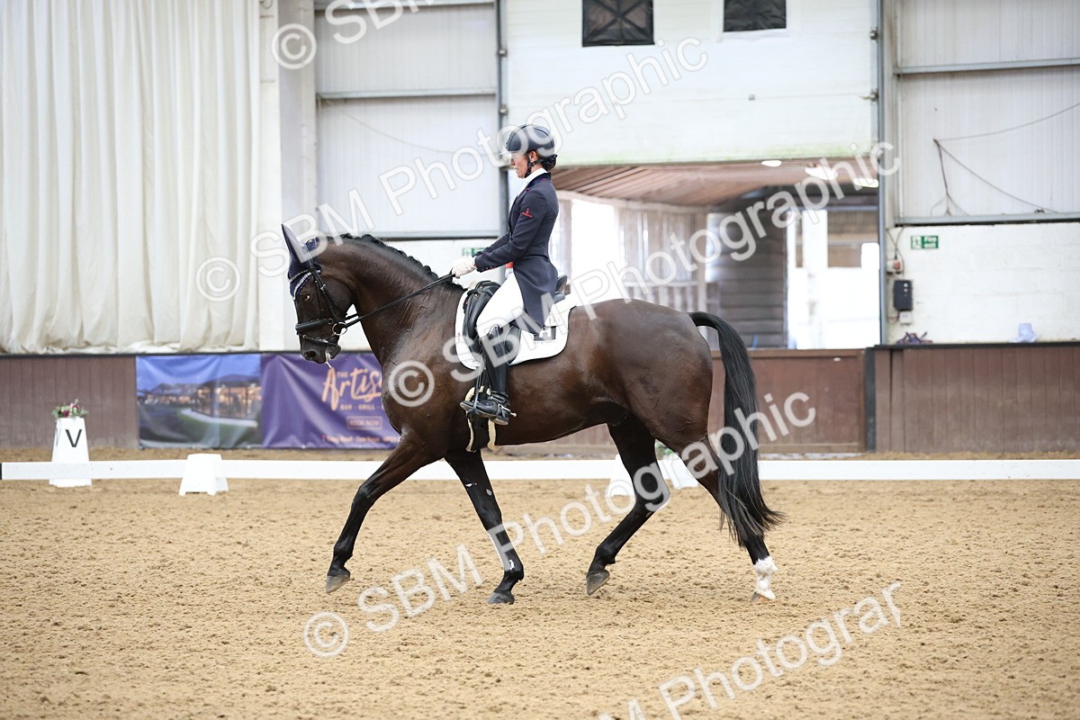 SBM_004480 - Class 9 - FEI Inter 1 Gold - 15.55-16.43