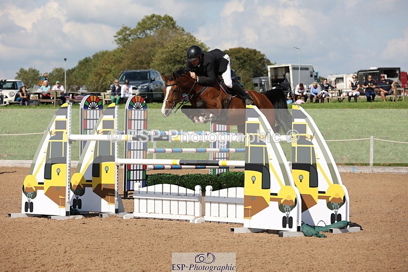 230915A-143014-02596 - Cls 5 National 1.40m