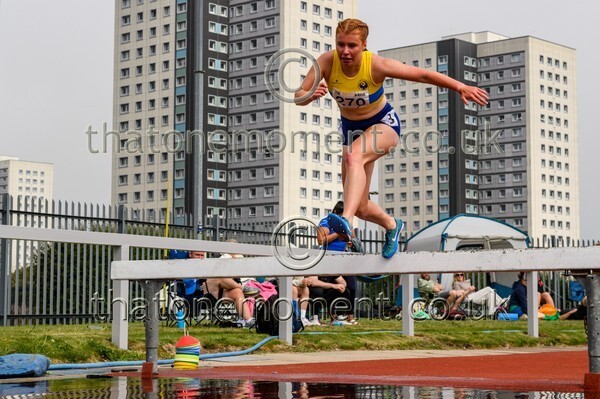 Age25SUN-529811 - Track Female Set One