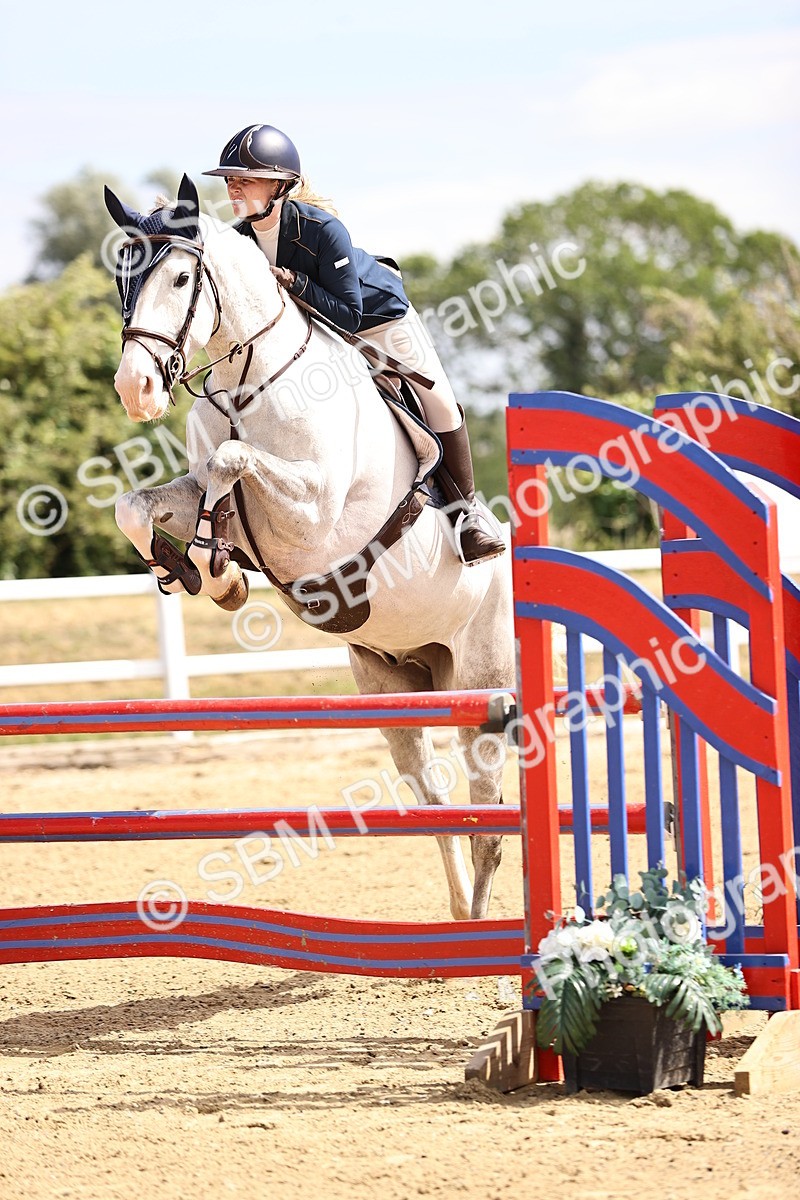 SBM_009845 - Class 8 - Senior Newcomers - 1.10  Open