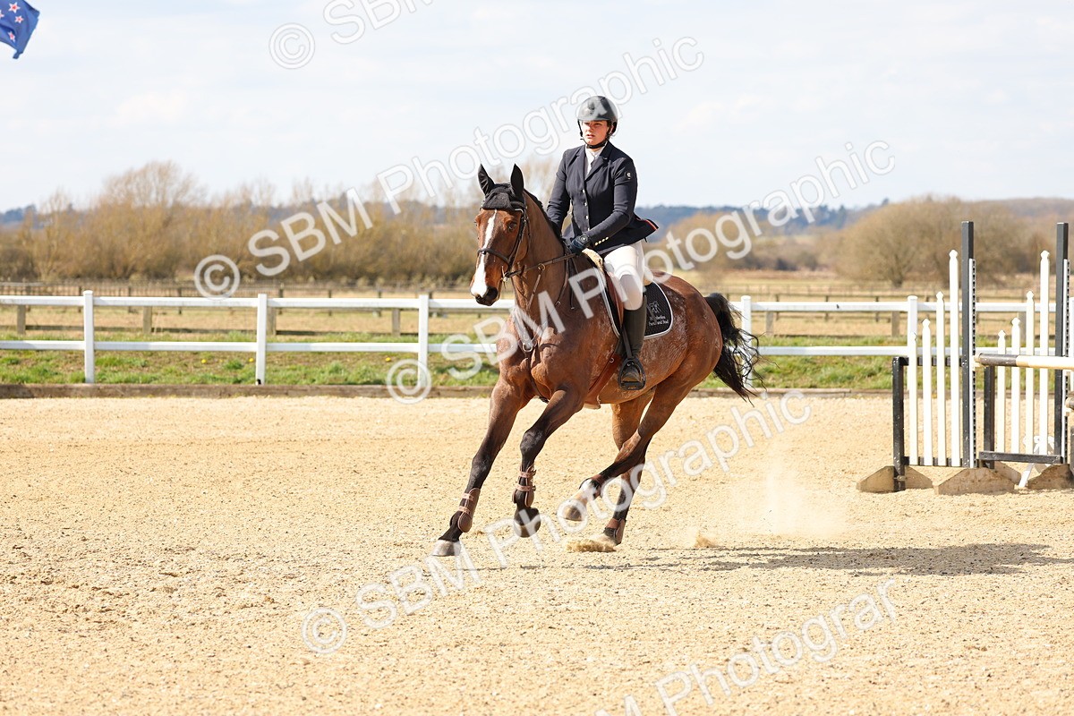SBM_001379 - Class 4 - Senior Newcomers - 1.10m