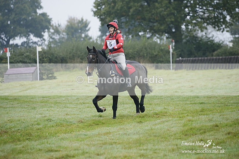 WWHT 171021 0032 - Novice Restricted (0.80m)  17/10/21
