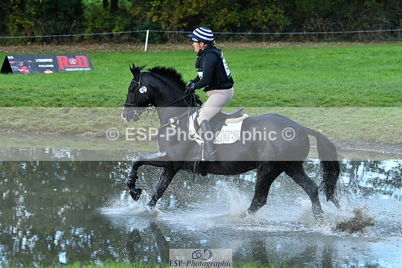 251025A-090502-15245 - E-381-Charlotte.Rowe