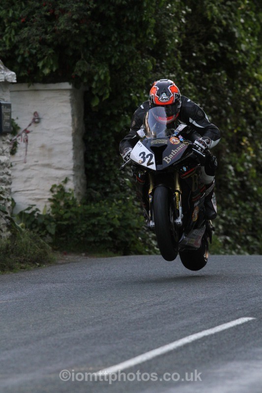 Stephen Thompson BMW / Bathams BMW - Friday Practice - Solos