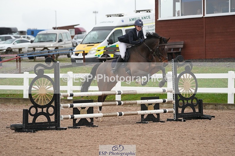 251109-090035-03132 - Cls 15 British Novice and 90cm Open