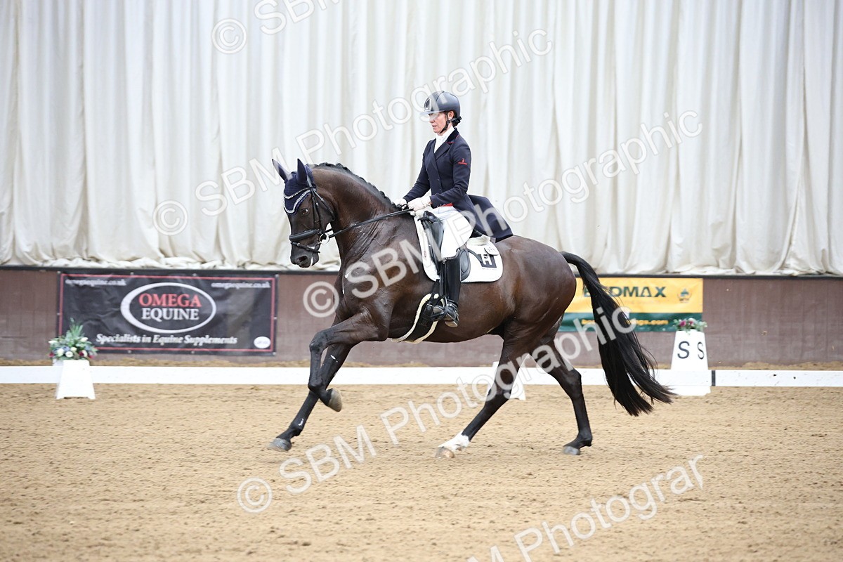 SBM_004492 - Class 9 - FEI Inter 1 Gold - 15.55-16.43