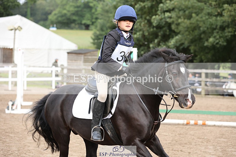 240822X-092557-00509 - 40cm R1 8.30 to 9.30