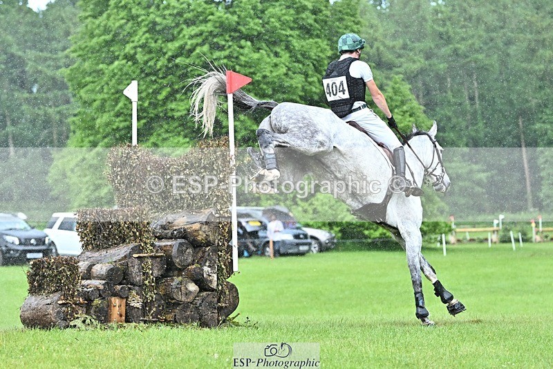 240526-124120-22136 - 404-DEERPAIRC_REVELRY-Max_Warburton