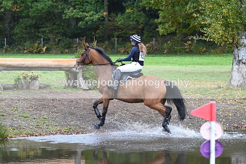 WJ7_3051 - Time 10:47 to 11:11 at the water