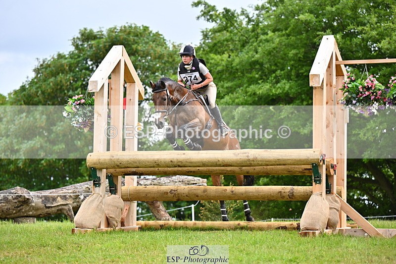 250524A-165327-15090 - C-274-Bizzy.Loffet-LONGBROOK.CHILLI.FLOWER