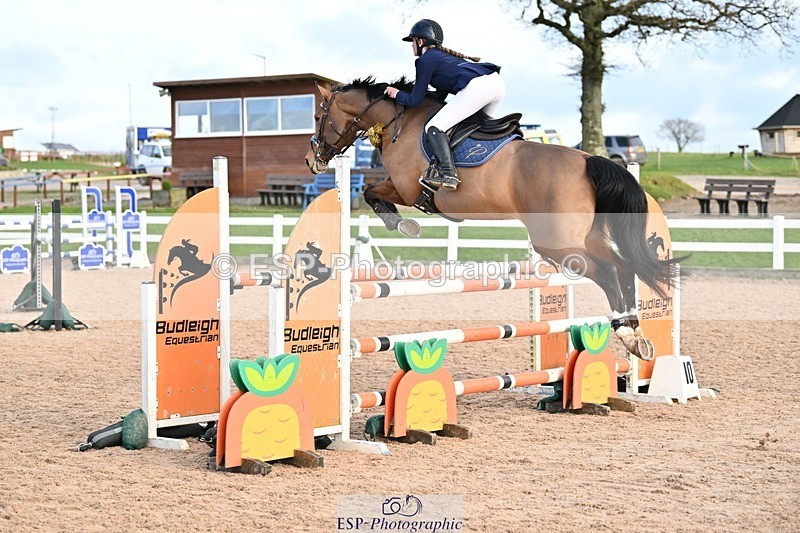 241208-130510-01689 - Cls 21 Newcomers and 1.10m Open