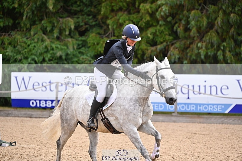 250802A-111953-02504 - C-122-Emma.Langfjord-Friend-MOUNTROSS.FIONN