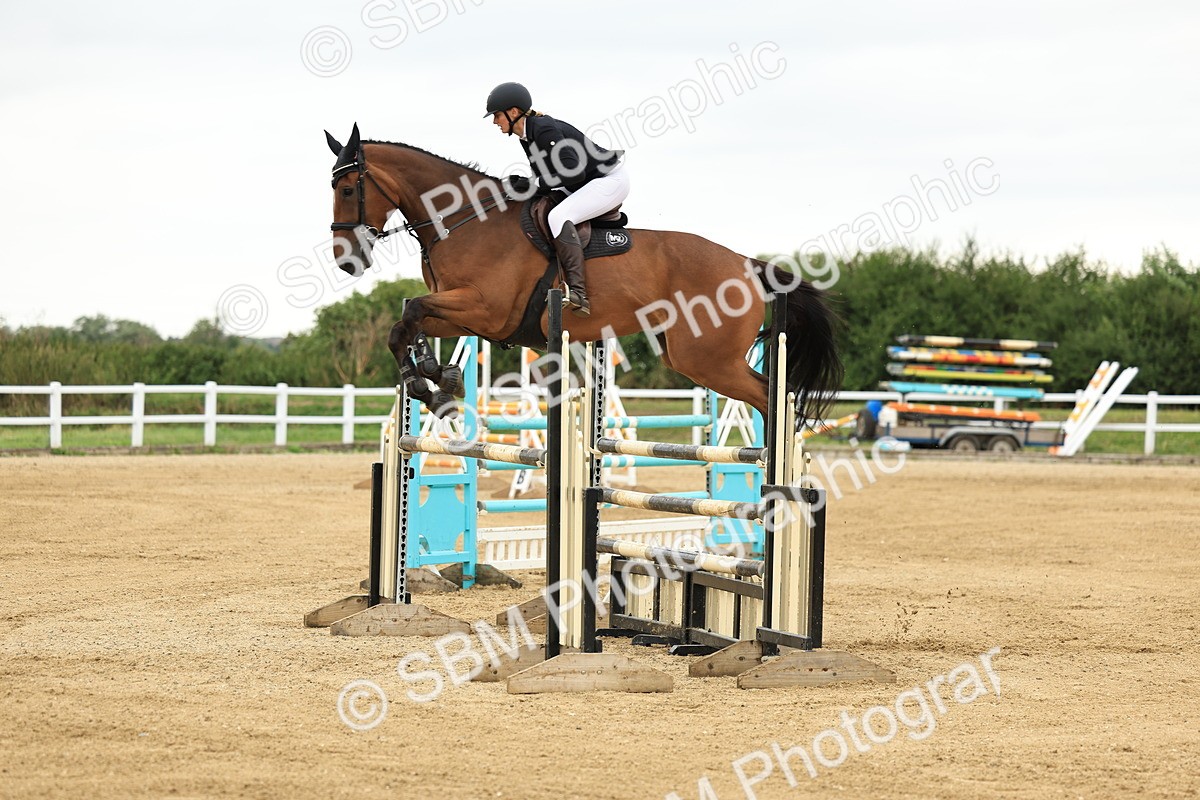 SBM_003573 - Class 4 - Senior Foxhunter - 1.20m Open