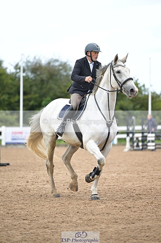 240925A-104418-00105 - Cls 1 British Novice and 90cm Open