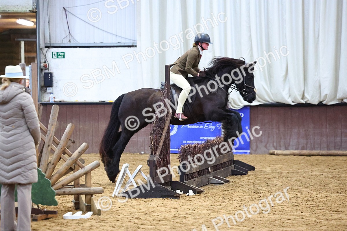 SBM_003032 - Class 35 - 60cm Training Stakes