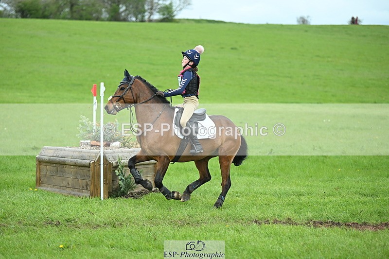 250419-150336-12112 - 812-Emilia.Kangurs-HOLLYWOOD.COMMANDER.IN.CHIEF