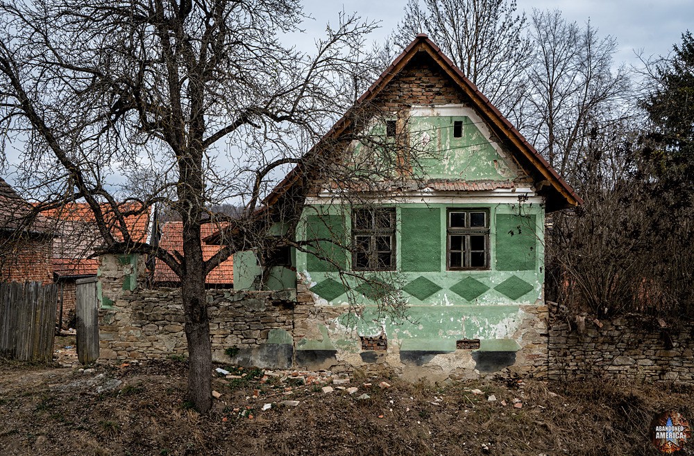 Abandoned Home | Gherdeal, Romania - The Ghost Village of Gherdeal