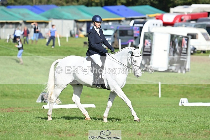 231020-115831-08284 - 651-RATHNAGREW.GREY.TEX-Nicola.Horsley-gubbins-DR