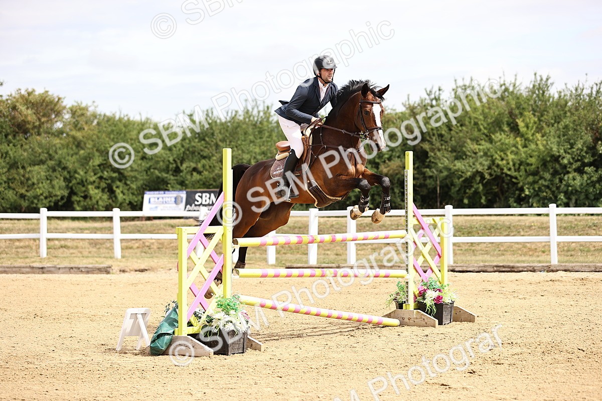 SBM_009687 - Class 8 - Senior Newcomers - 1.10  Open