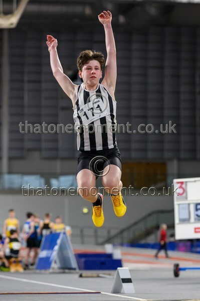 AgeInd25SAT-910555 - Field Male