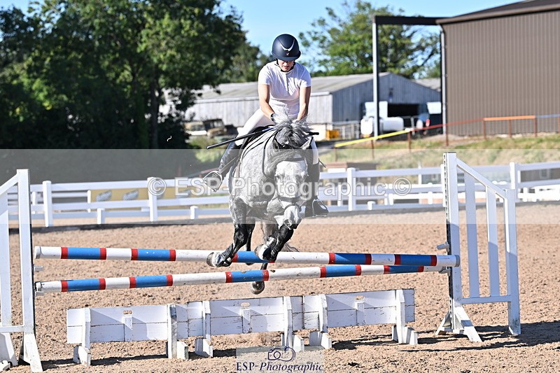 250708A-183008-00549 - 90cm Classes